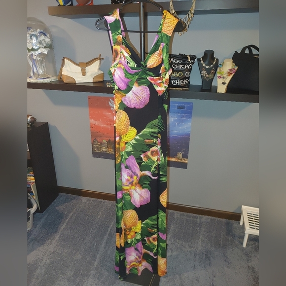 ELF Dresses & Skirts - Elfe Maxi Dress With Vibrant Colors And Strechty material, Size Small